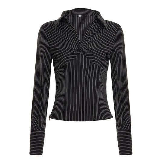 Damen nan tailliertes Langarmshirt mit Twist‑V‑Ausschnitt, Hemdkragen und Nadelstreifen-Optik EB