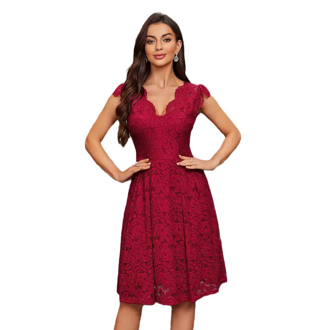 Damen Spitzenkleid mit floralen Applikationen und tiefem V-Ausschnitt EB