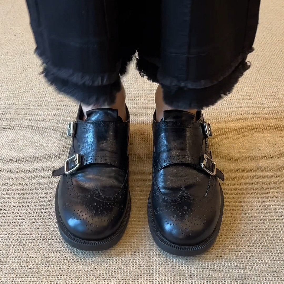 Damen elegante Schnürschuhe mit doppeltem Riemen und feiner Brogue-Prägung EB