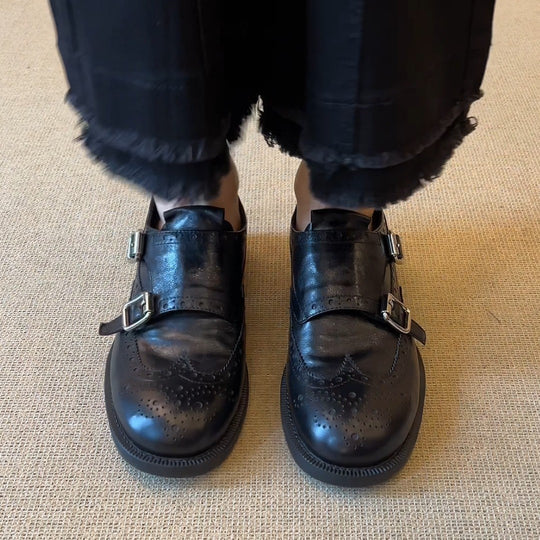 Damen elegante Schnürschuhe mit doppeltem Riemen und feiner Brogue-Prägung EB