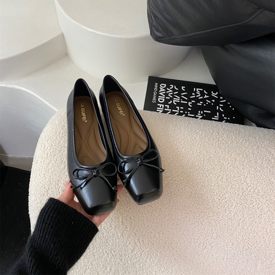 Damen klassisch geschnittene Ballerinas mit zierlichem Schleifenakzent und komfortabler Fußbettung EB