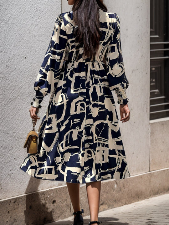 Damen Langarm Kleid mit modernem Grafikdesign EB