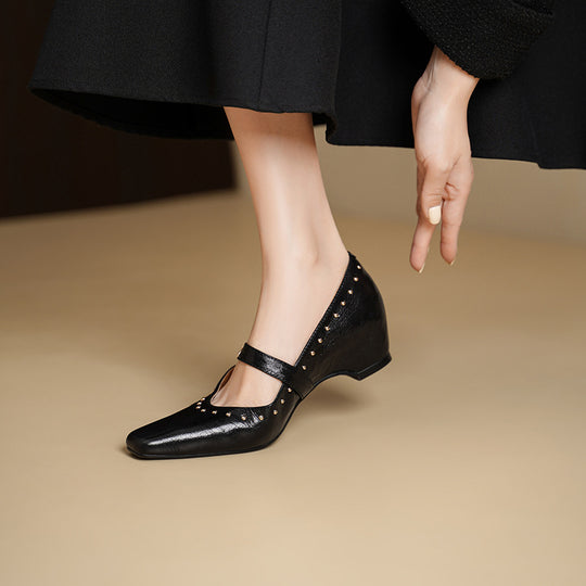 Damen Elegante Ballerinas mit dekorativen Nieten und verstellbarem Riemen EB