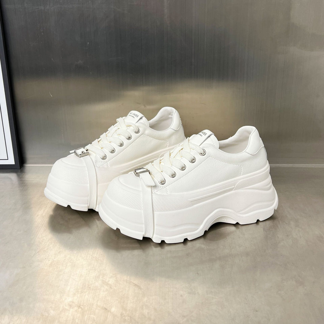 Damen Plateau-Sneaker im sportlichen Design mit verstellbarem Riemen EB