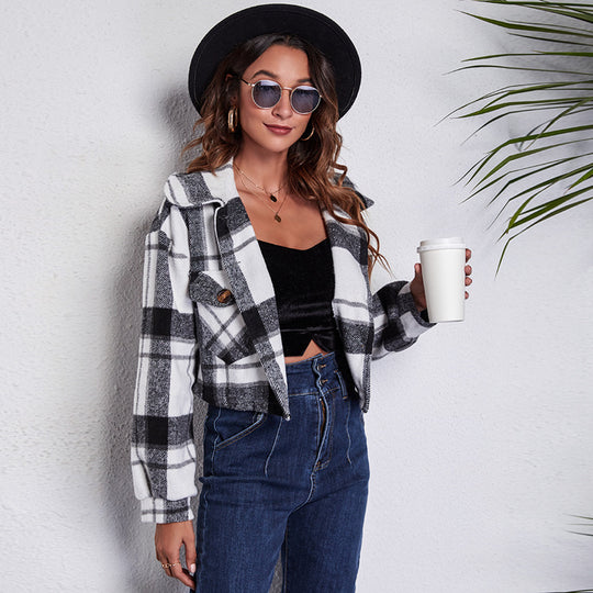 Damen modische Karojacke mit cropped Schnitt und praktischen Taschen EB