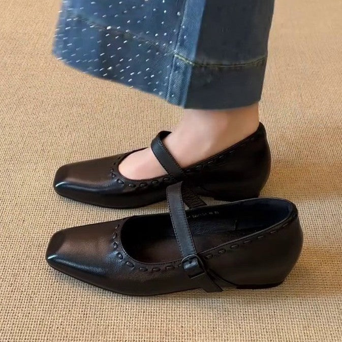 Damen Ballerina mit elegantem Riemen und modischem quadratischem Zehenbereich EB