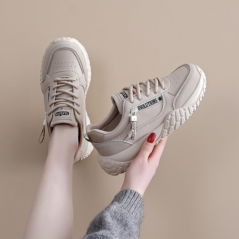 Damen Sportliche Sneakers mit robuster Profilsohle und atmungsaktiver Struktur EB