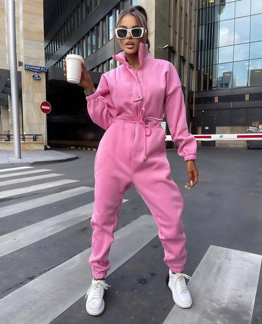 Damen taillierter Velours-Jumpsuit mit Tunnelzug Stehkragen und elastischen Bündchen Eichborn Berlin