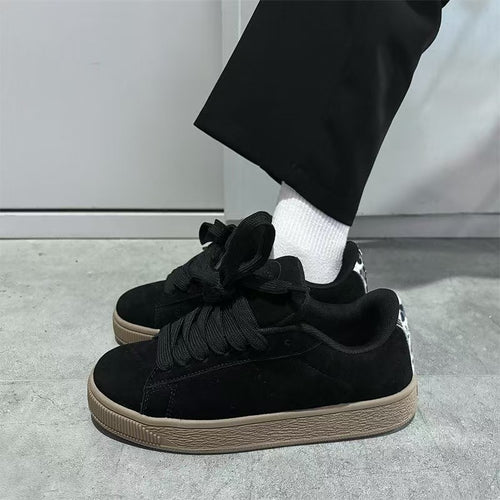 Damen Sneakers mit innovativem Schnürsystem und samtiger Oberflächenstruktur EB