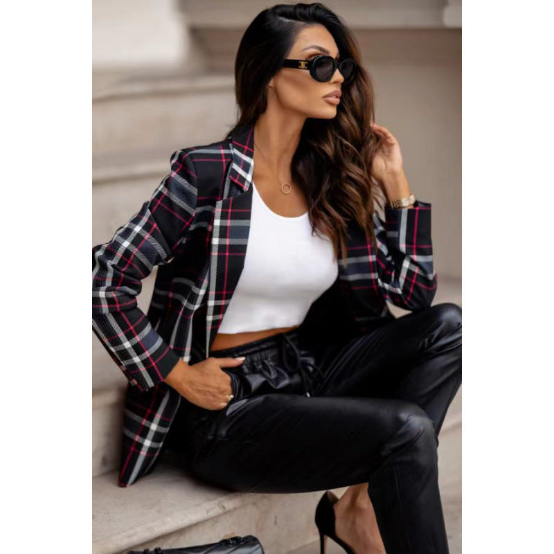 Damen Karoblazer im modernen Oversized-Schnitt mit eleganten Details EB