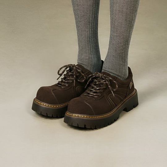 Damen Trendige Sneaker mit robustem Sohlenprofil und edlem Wildleder EB