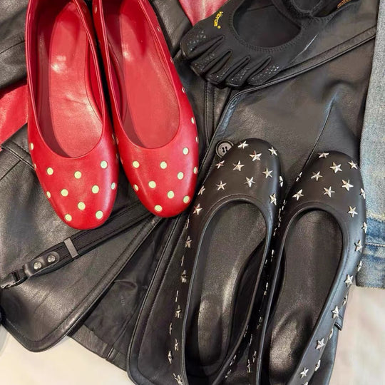 Damen Ballerinas mit luftiger Lochmusterung und trendigen Punkten EB