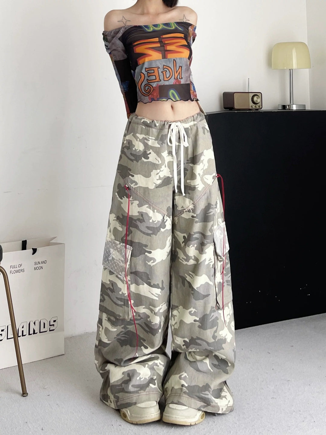 Damen Cargo-Hose im lässigen Oversized-Schnitt mit modischem Camouflage-Design EB
