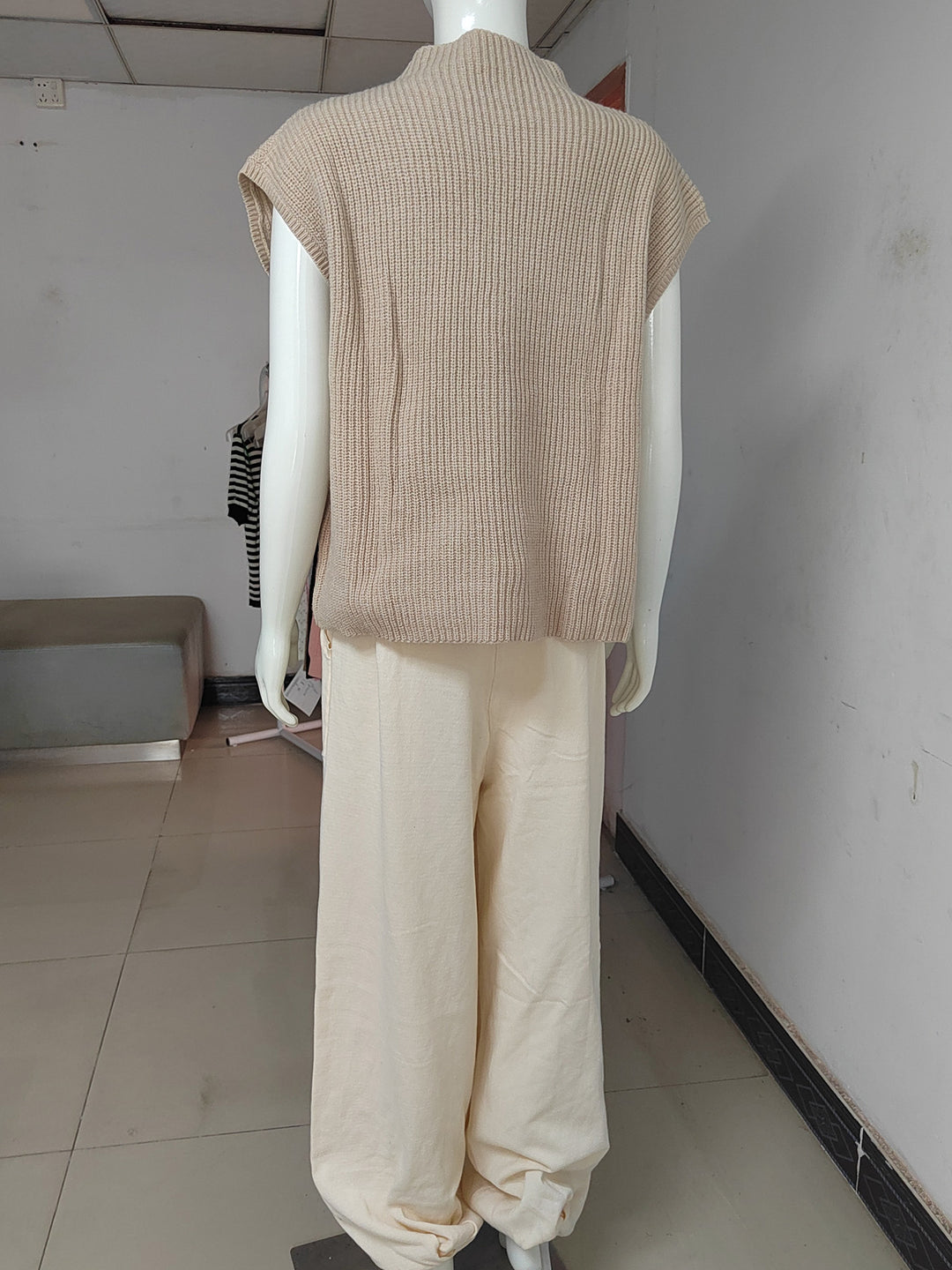 Damen Strickoberteil mit lässigem Schnitt und kurzen Ärmeln EB