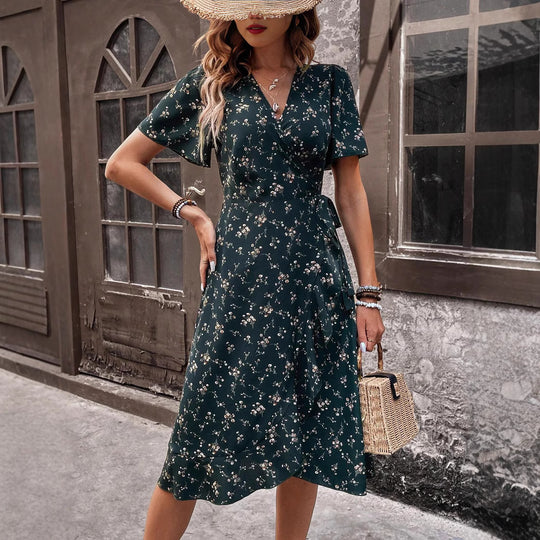 Damen Wickelkleid mit blumigem Design und asymmetrischem Saum EB