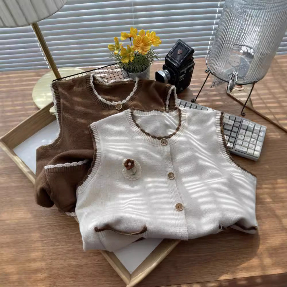 Damen Strickweste mit kontrastierenden Details und Taschen EB