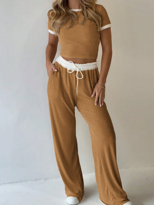 Damen lässiges zwei-teiliges Freizeit-Set mit cropped T-Shirt und weiten Hose EB