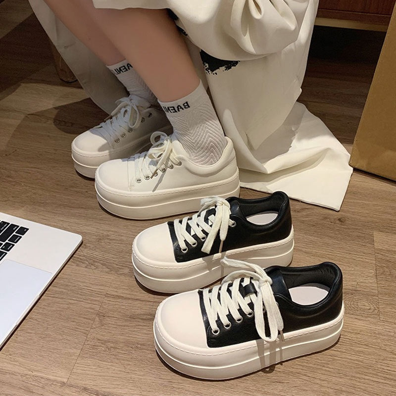 Damen Modische Plateau Sneakers mit stilvollem Obermaterial und bequemer Dämpfung EB