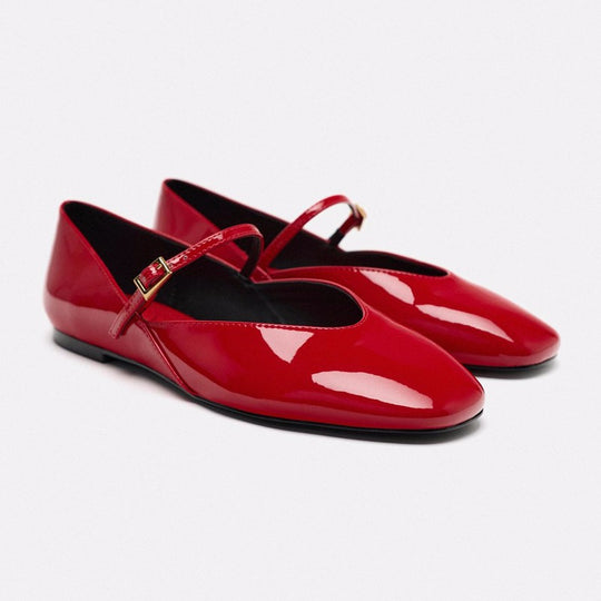 Damen Elegante Slip-On Ballerinas mit verstellbarem Riemen und hochwertiger Oberflächenstruktur EB