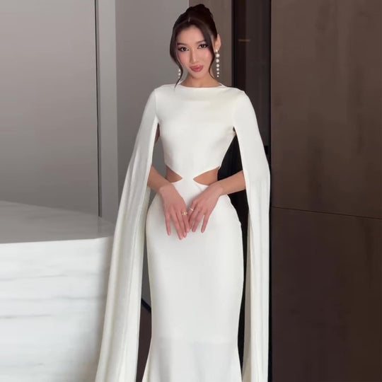 Damen Elegantes Abendkleid mit innovativem Cut-Out und dramatischem Cape EB