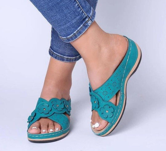 Damen Wedge-Pantoletten mit floralen Akzenten und ergonomischem Fußbett EB