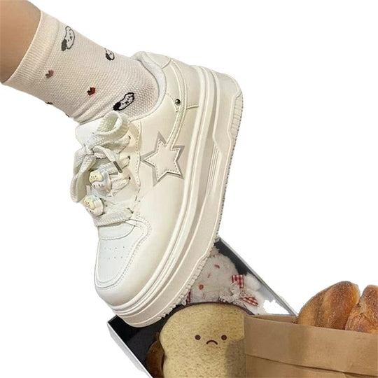 Damen Sportliche Sneakers mit verspielten Applikationen EB