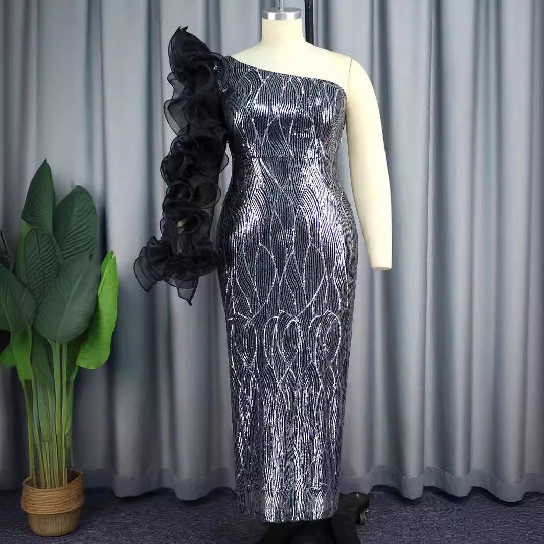 Damen Glitzerndes Abendkleid mit asymmetrischem Schnitt und voluminösen Rüschendetails EB