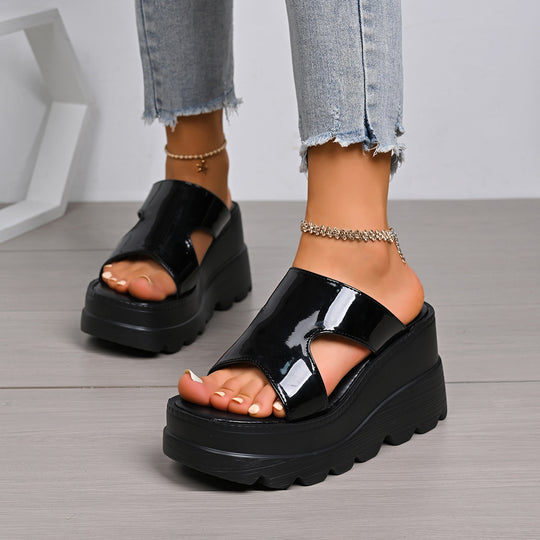 Damen Plattform-Sandalen mit elegantem Metallic-Riemendesign und rutschfester Sohle EB