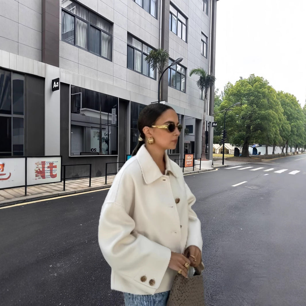Damen modische Kurzjacke mit eleganten Knopfdetails EB