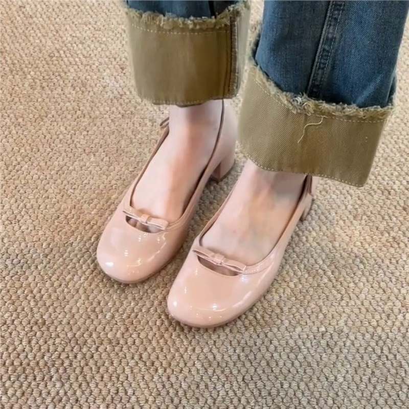 Damen Ballerinas mit komfortablem Blockabsatz und floraler Schnallenverzierung EB