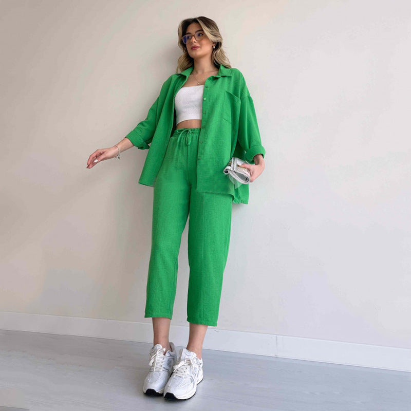 Damen lässige Loungewear-Kombination mit leichtem Leinenhemd und elastischer Hose EB