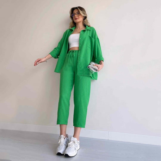 Damen lässige Loungewear-Kombination mit leichtem Leinenhemd und elastischer Hose EB