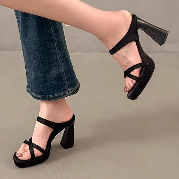 Damen Plateau-Sandalen mit breiten Riemen und elegantem Blockabsatz EB