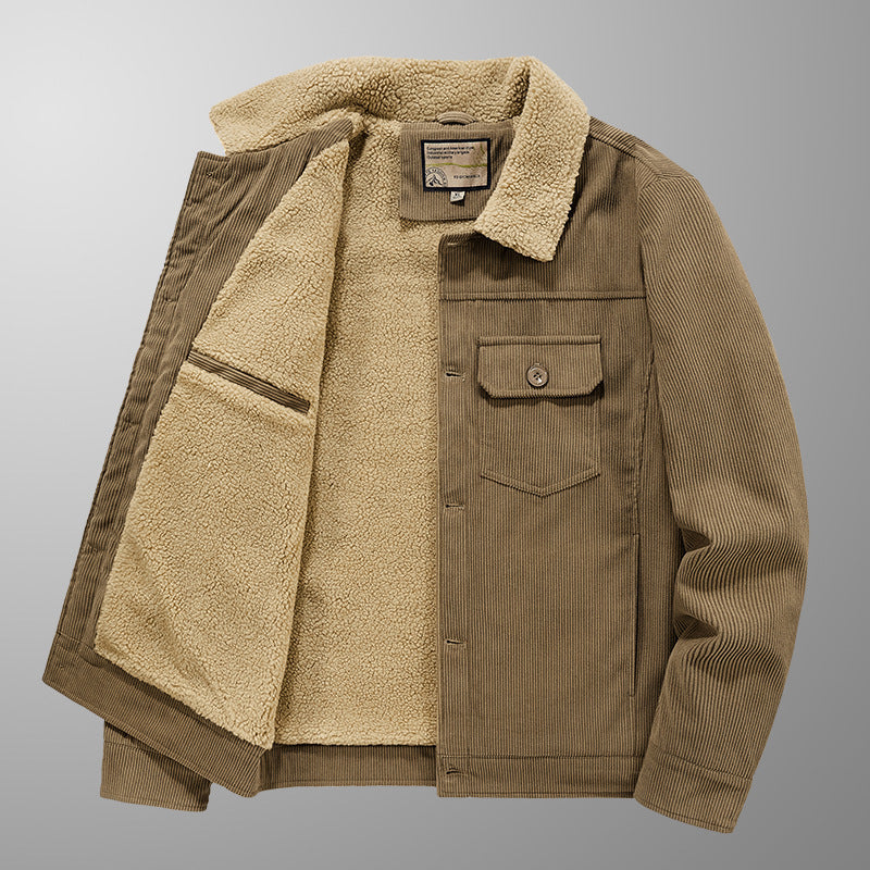 Herren Feincord‑Truckerjacke mit durchgehendem Sherpa‑Innenfutter und aufgesetzter Klappentasche EB