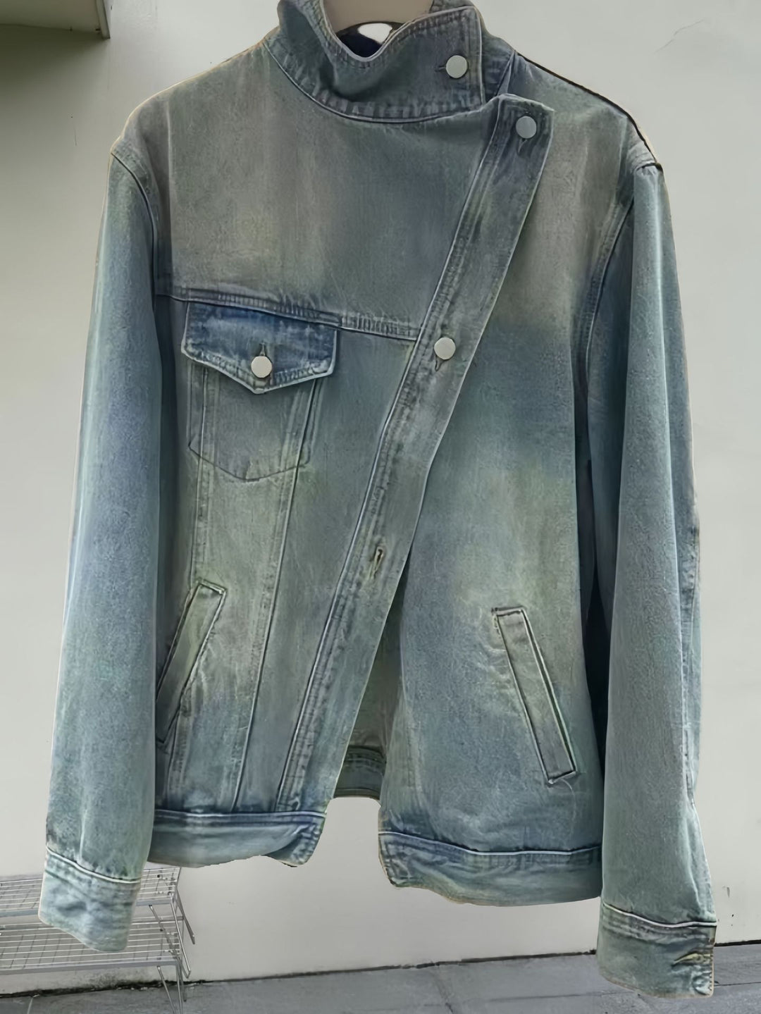 Damen modische Jeansjacke mit asymmetrischem Schnitt EB
