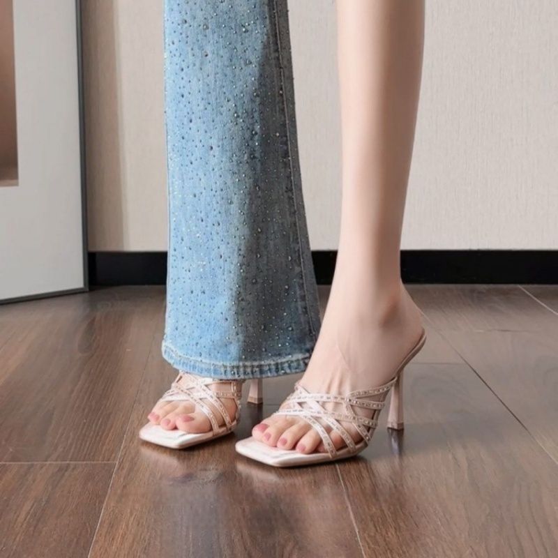 Damen elegante Mules mit verzierten Riemchen EB