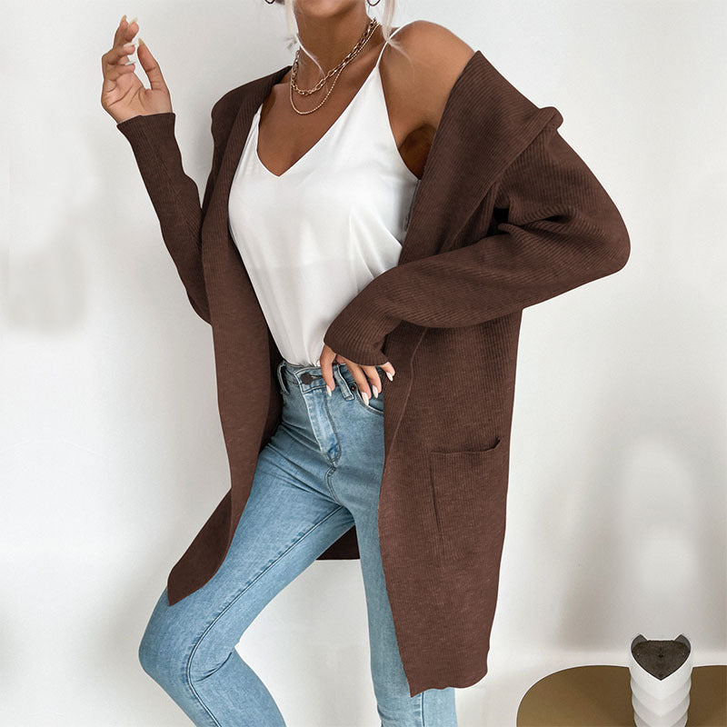 Damen Strickjacke mit tiefem V-Ausschnitt und praktischen Taschen EB