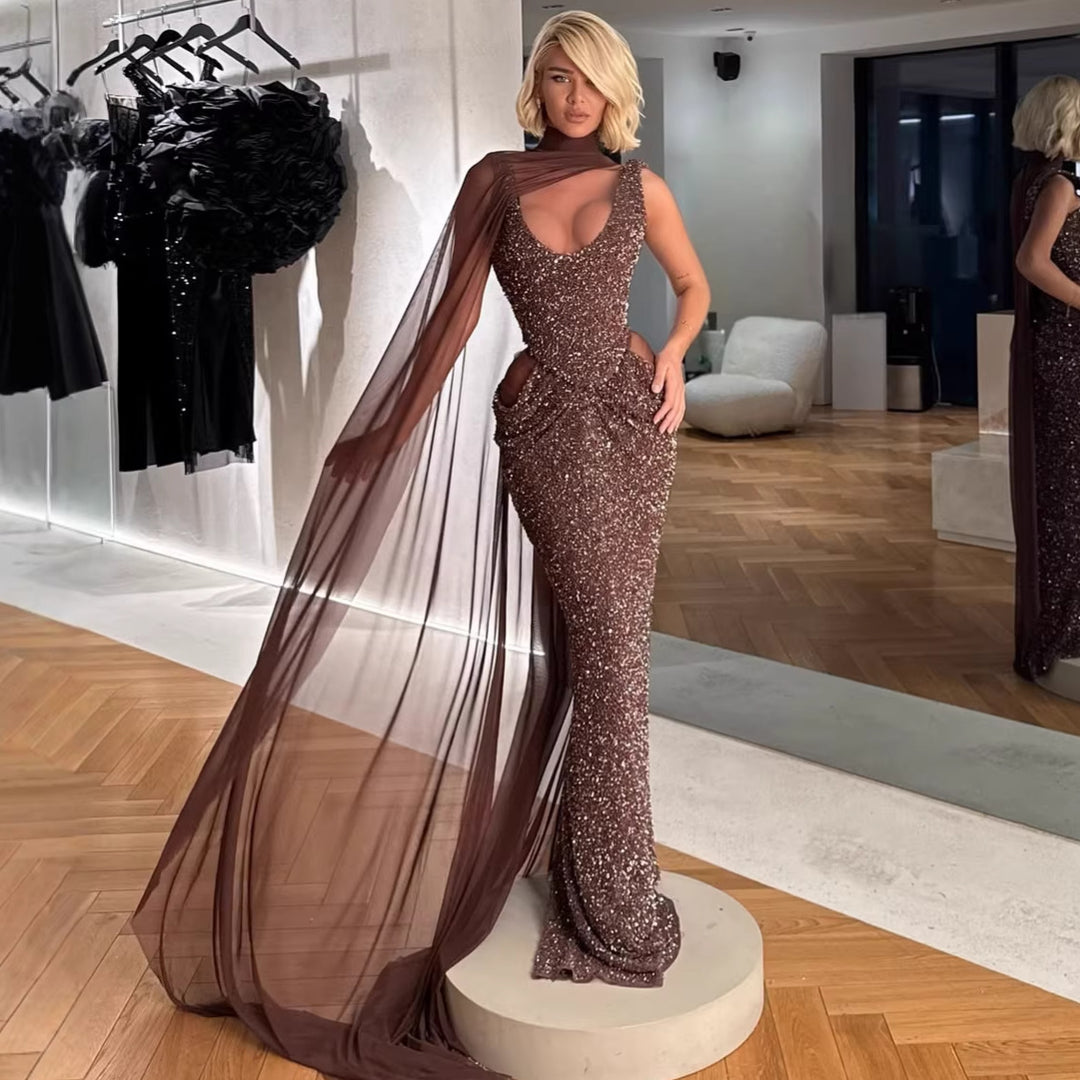 Damen Glamouröses Abendkleid mit funkelnden Pailletten und dramatischem Chiffonüberwurf EB