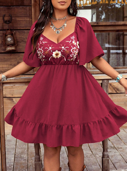 Damen bodenlanges Sommerkleid mit kunstvoller Stickerei und schwingendem Saum EB