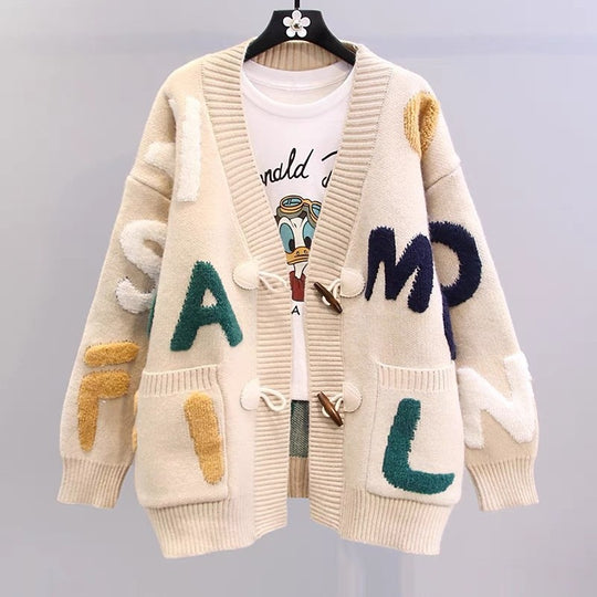 Damen Grobstrick-Cardigan mit kreativen Applikationen und großen Taschen EB