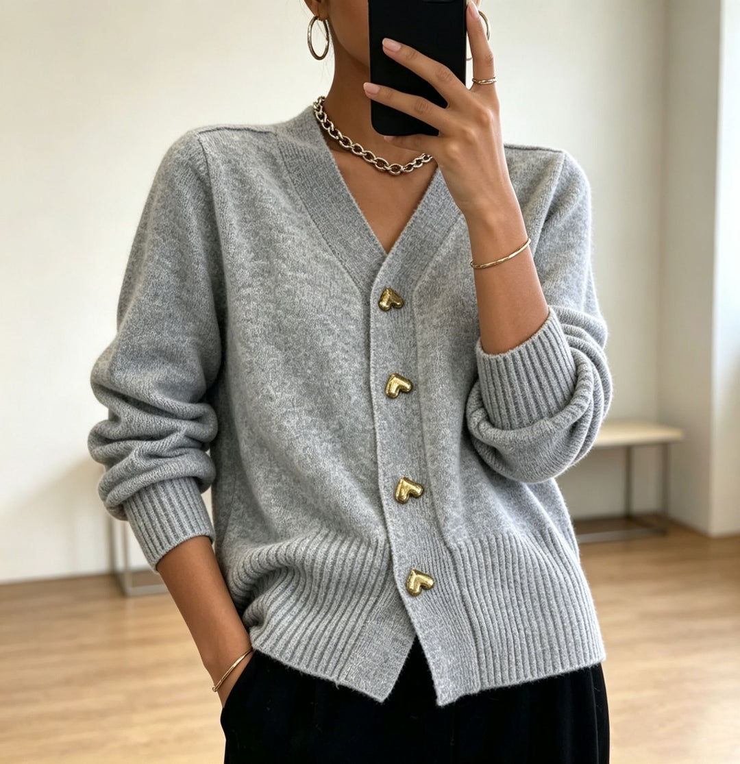 Damen Oversize V-Ausschnitt Strickcardigan mit herzförmigen Schmuckknöpfen EB