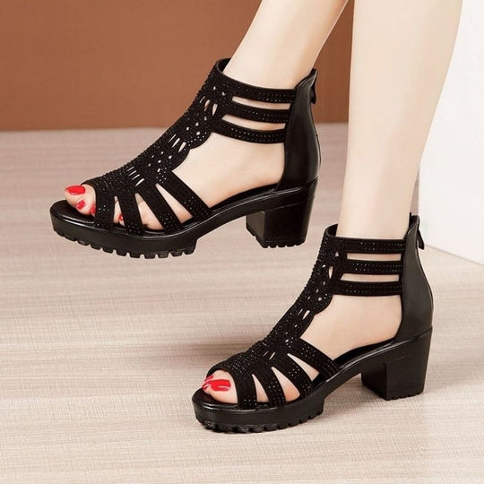 Damen modische Sandalen mit verzierten Riemen und robustem Absatz EB