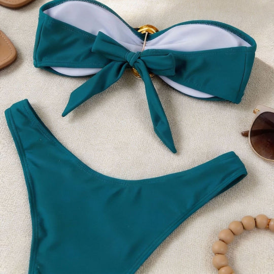 Damen Bikini-Set mit modischem Triangel-Oberteil und sportlichen High-Waist-Hosen EB