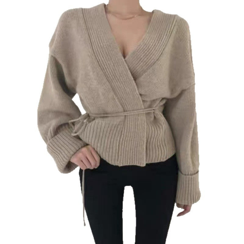 Damen Wickelstrickjacke mit strukturiertem Design und breiten Ärmeln EB