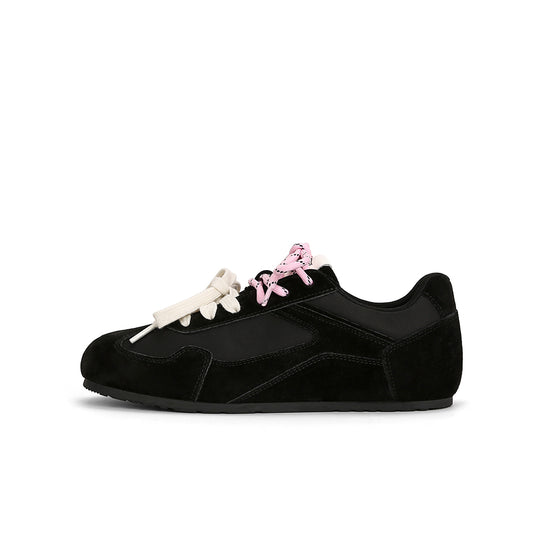 Damen sportliche Sneakers mit speziellen Schnürdetails und komfortabler Sohle EB