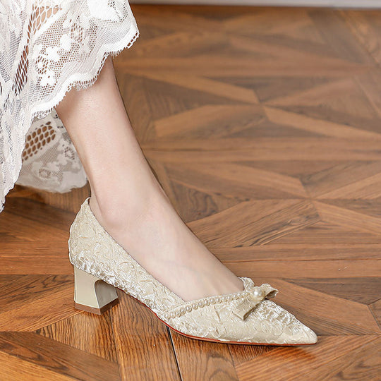 Damen elegante Pumps mit perlverziertem Riemen und komfortablem Blockabsatz EB