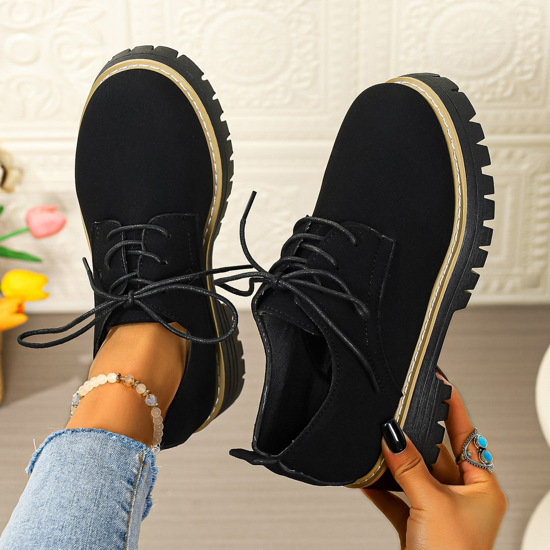 Damen Schnürschuhe mit robustem Profil und modischem Obermaterial EB