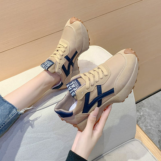Damen Sportliche Sneaker mit atmungsaktiver Obermaterialstruktur und gedämpfter Sohle EB