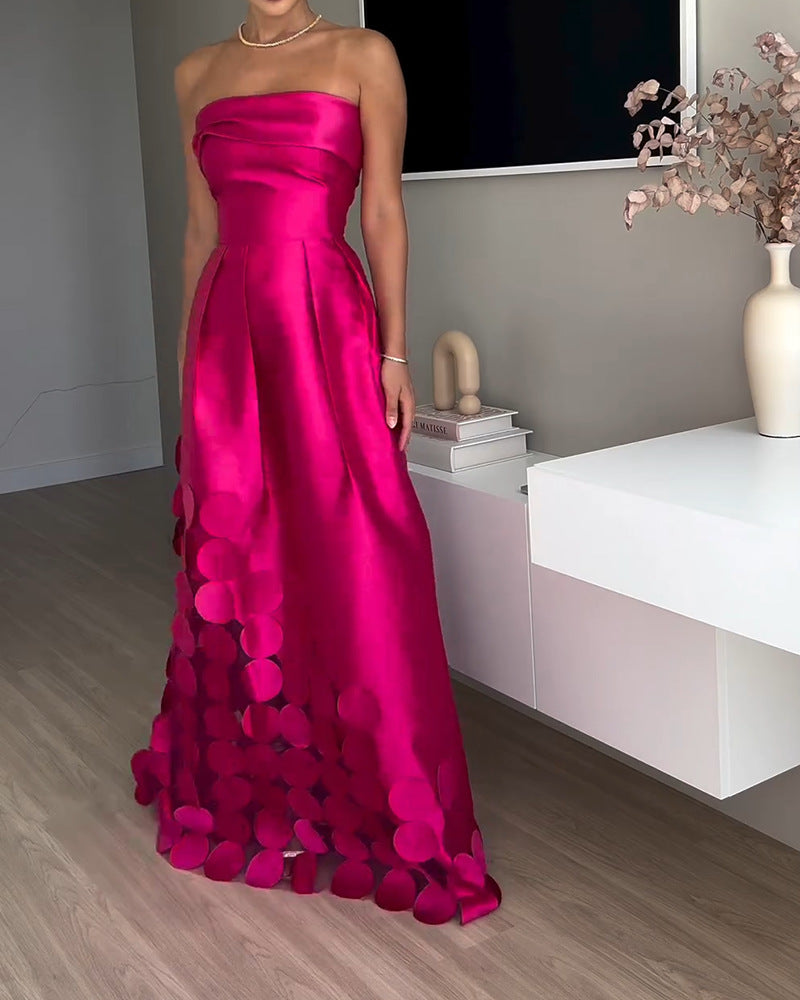 Damen Abendkleid mit Aufregendem Schichten Design und Raffinierten Details EB