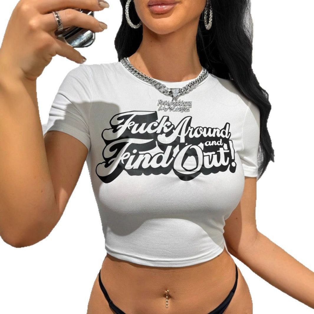 Damen Crop-Top mit kreativem Statementdruck und körpernahem Schnitt EB